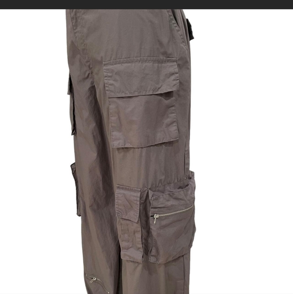 Cutest cargo joggers! by Rachel Paige MED - Picture 4 of 5